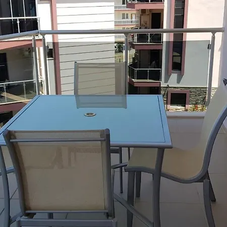 Whispering Sands Self Catering كوشاداسيه